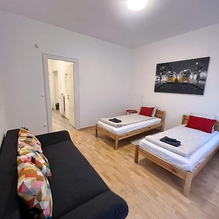 Boutique Family Apartment In The Heart Of City Budapest Eksteriør bilde