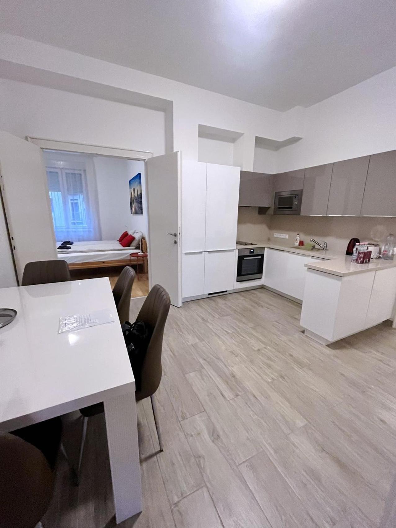 Boutique Family Apartment In The Heart Of City Budapest Eksteriør bilde