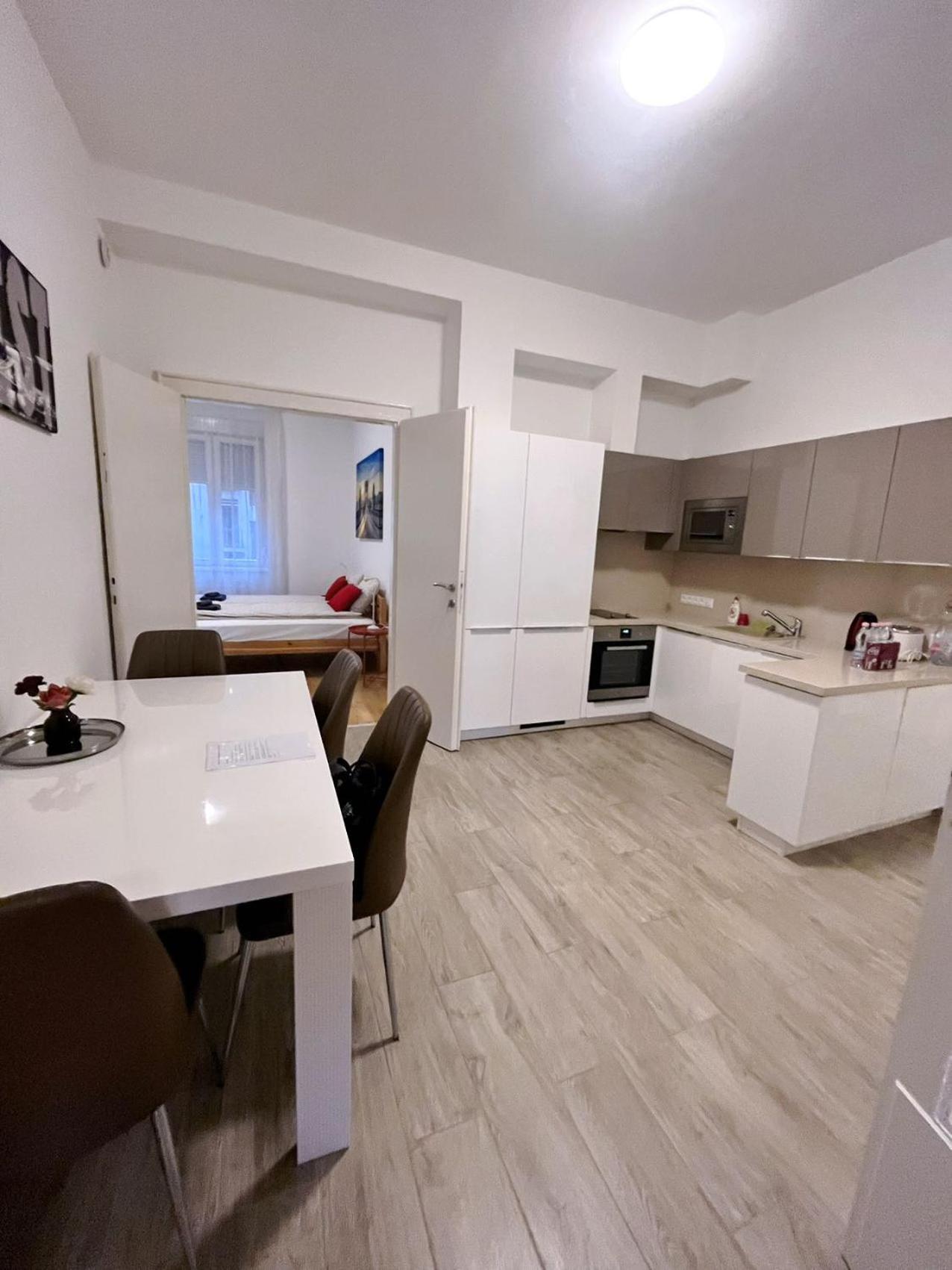 Boutique Family Apartment In The Heart Of City Budapest Eksteriør bilde
