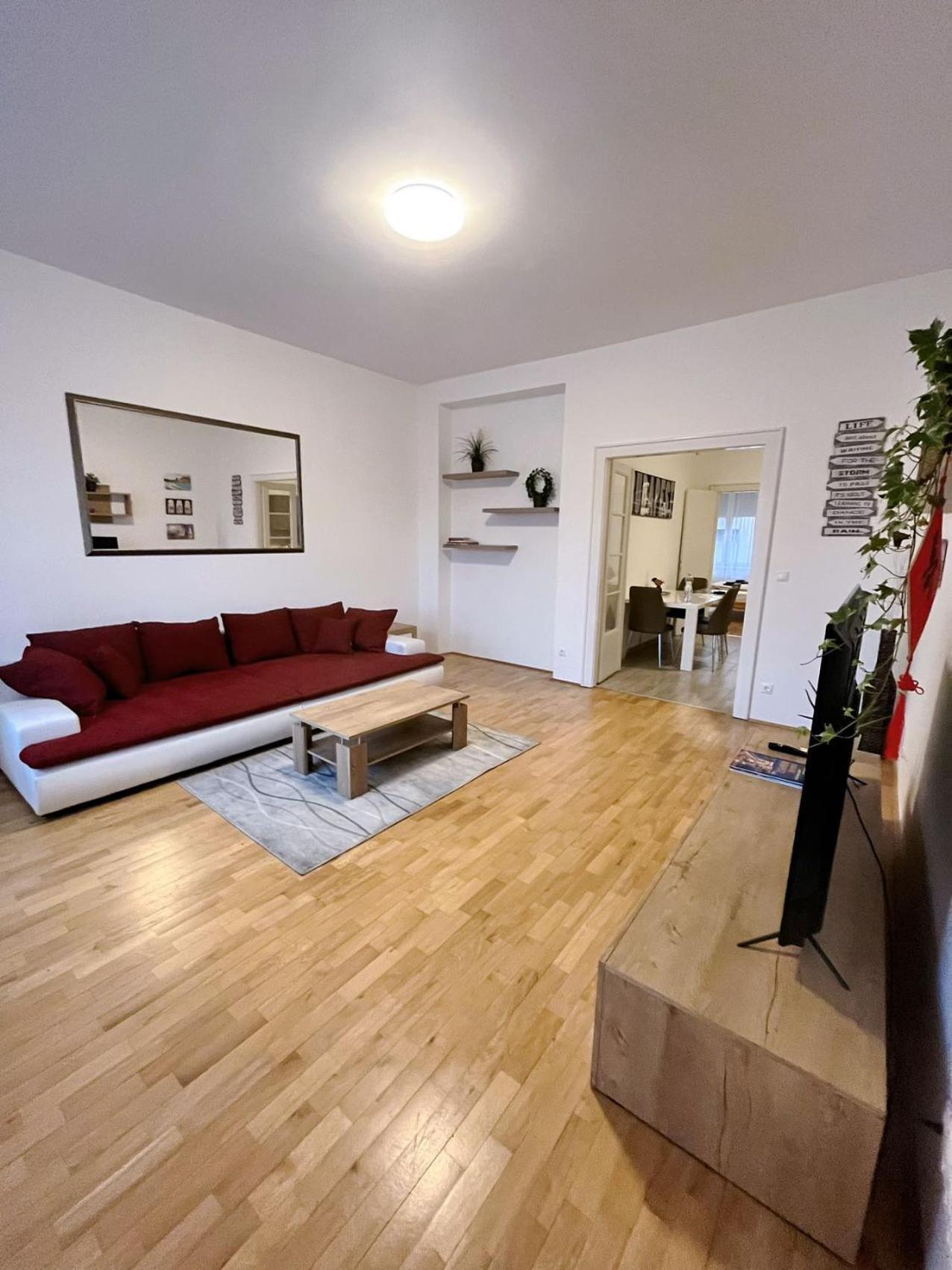 Boutique Family Apartment In The Heart Of City Budapest Eksteriør bilde